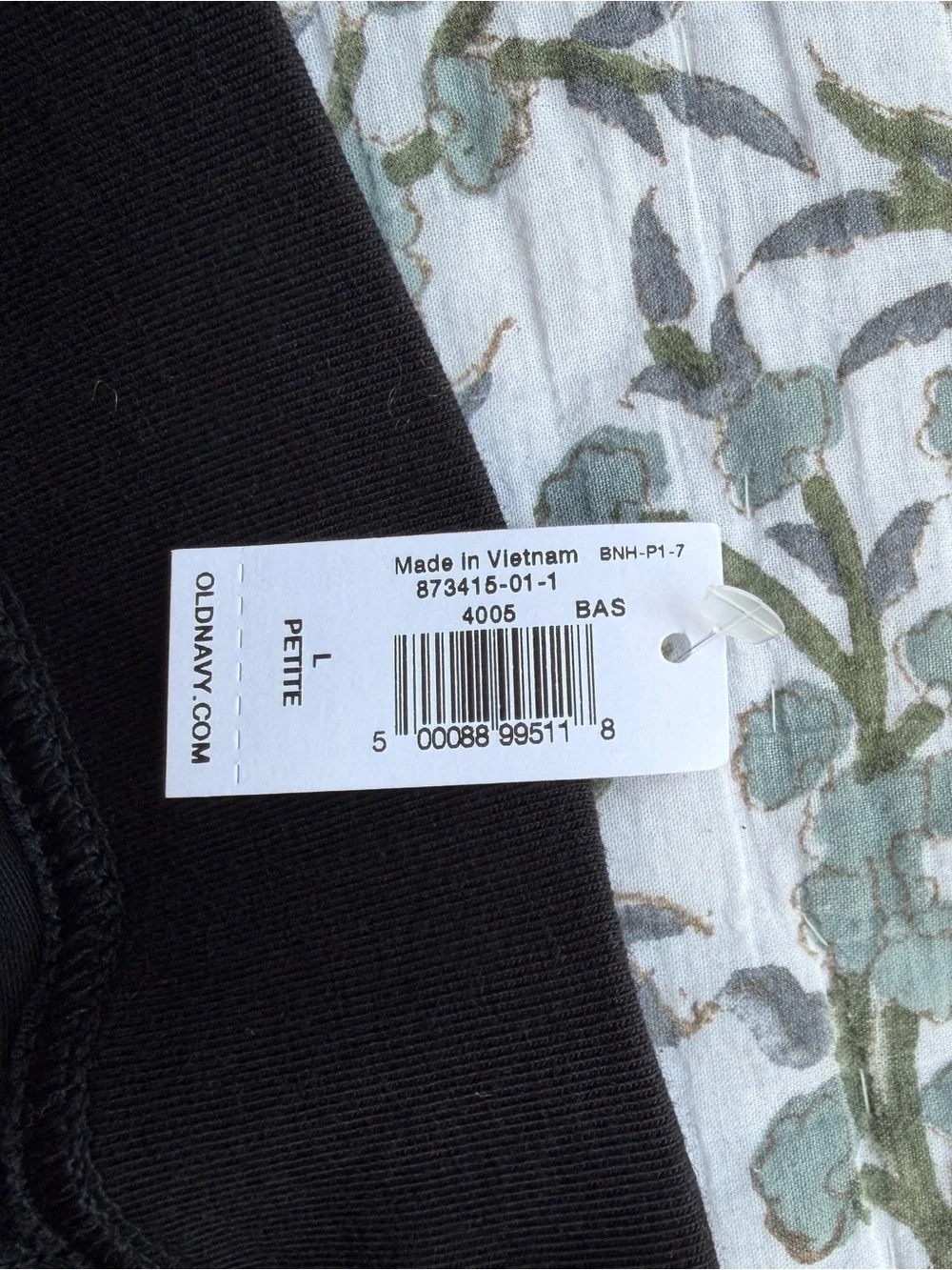 NWT Old Navy High-Waisted Black Petite 7/8ths Leggings
